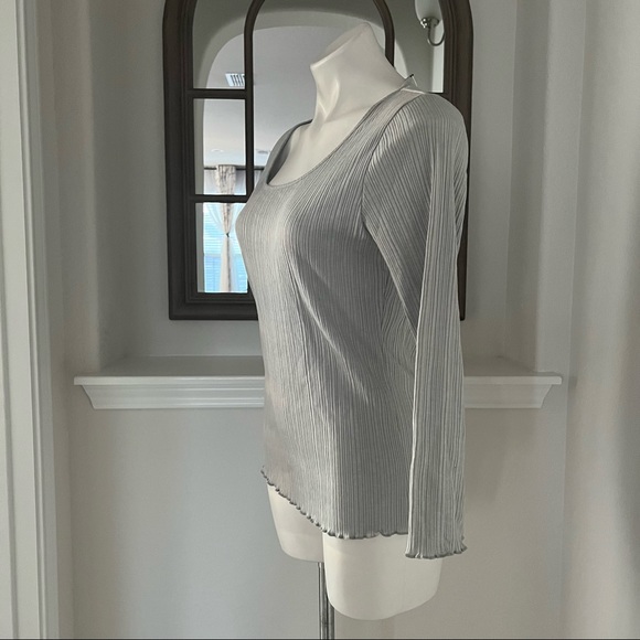 Vince Scoop Neck Ribbed Top Lettuce Edge Size XL New w/Tag - Picture 7 of 9